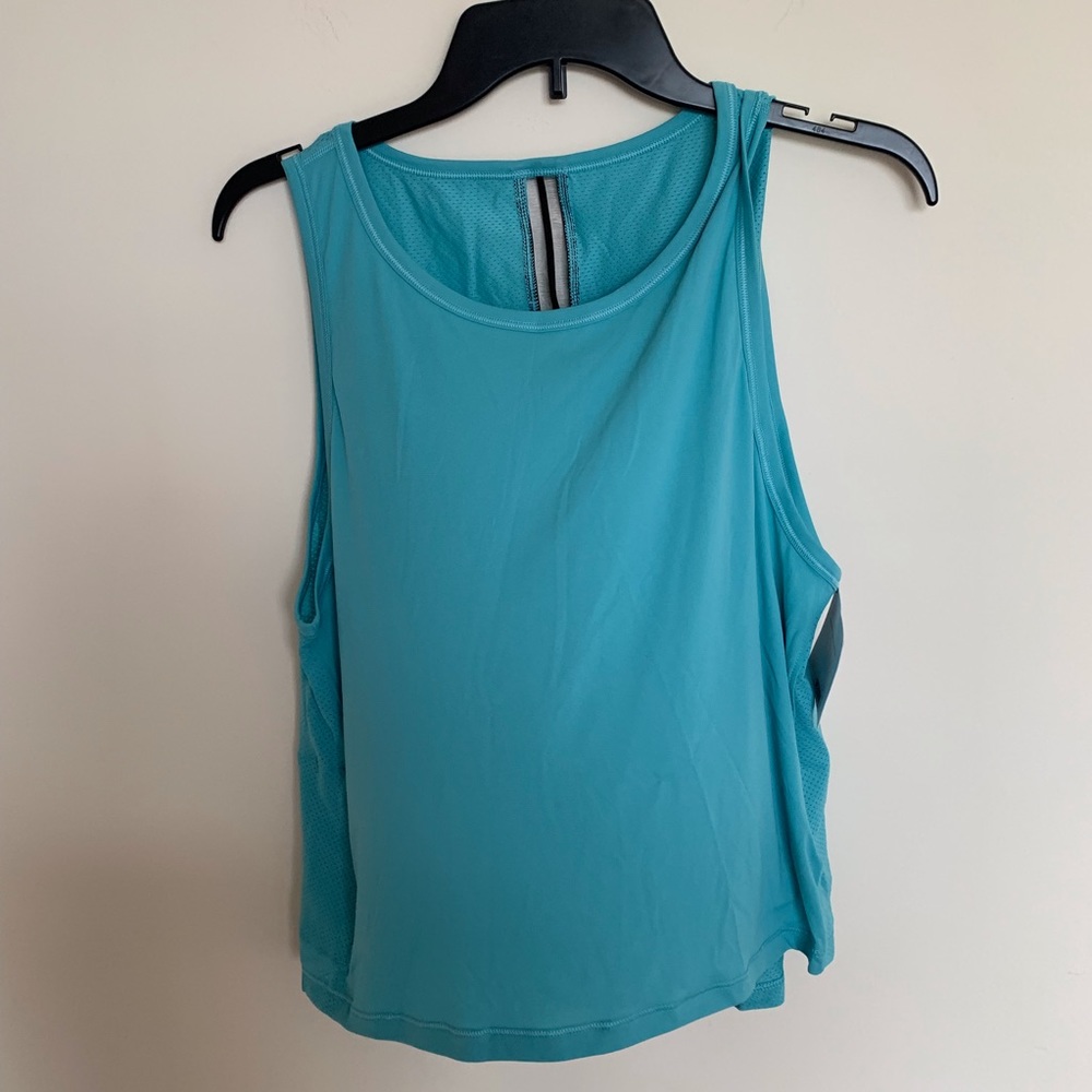 NWT VICTORIAS SPORT TANK